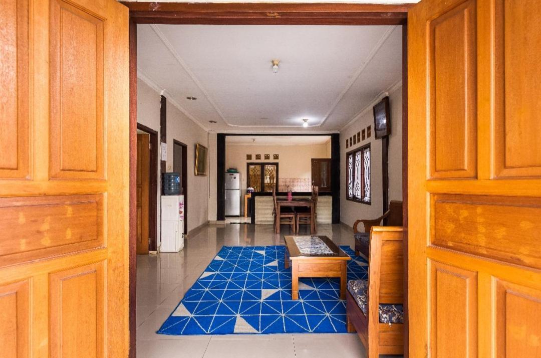 Villa Anjung Balak Cisarua Exterior photo